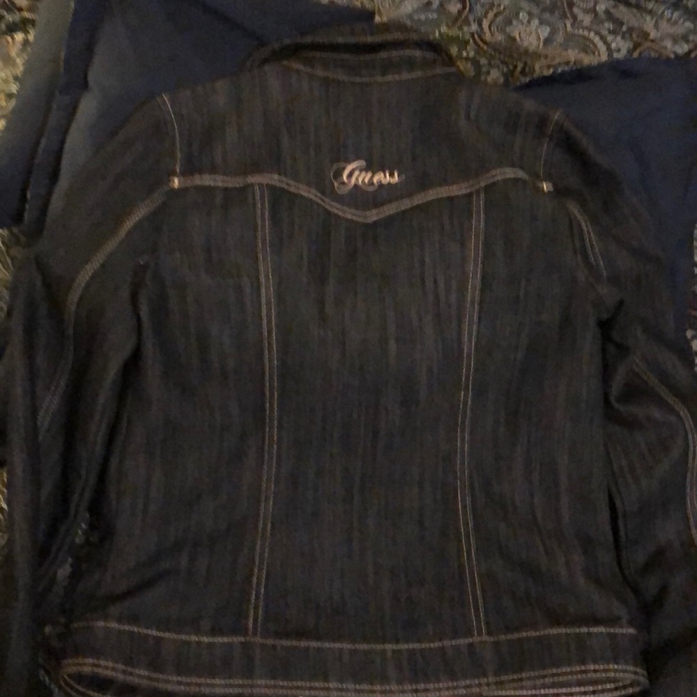 Guess - Picture 3 of 3
